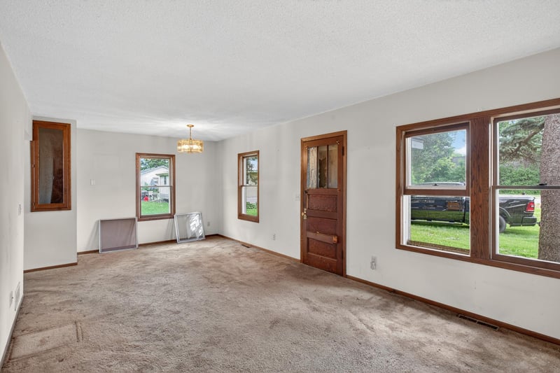 7624 68th Ave N, Brooklyn Park, MN 55428