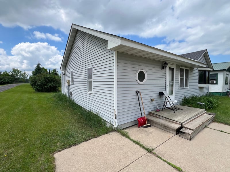 401 4th St NW, Wadena, MN 56482