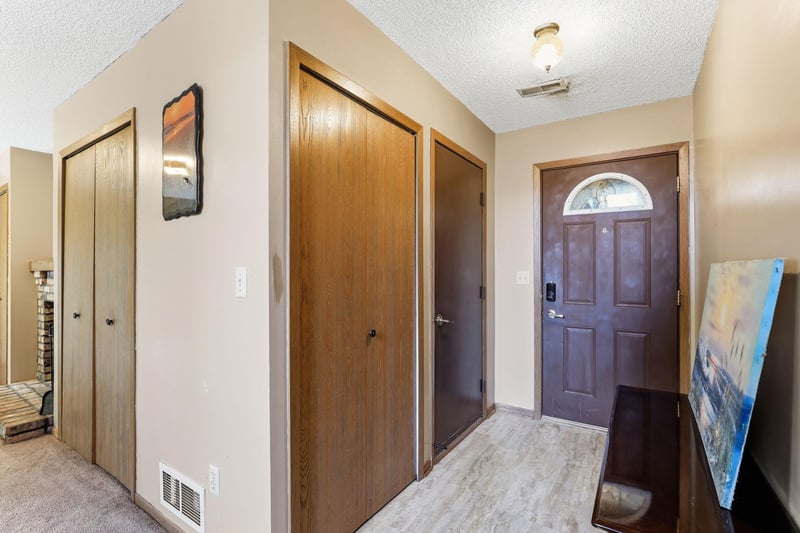8709 Maplebrook Pw N, Brooklyn Park, MN 55445