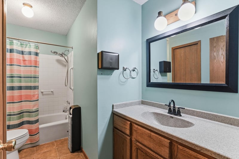 8709 Maplebrook Pw N, Brooklyn Park, MN 55445