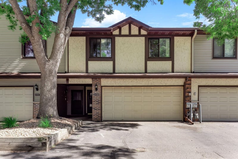 8709 Maplebrook Pw N, Brooklyn Park, MN 55445
