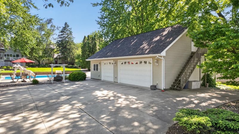 804 6th St NW, Kasson, MN 55944
