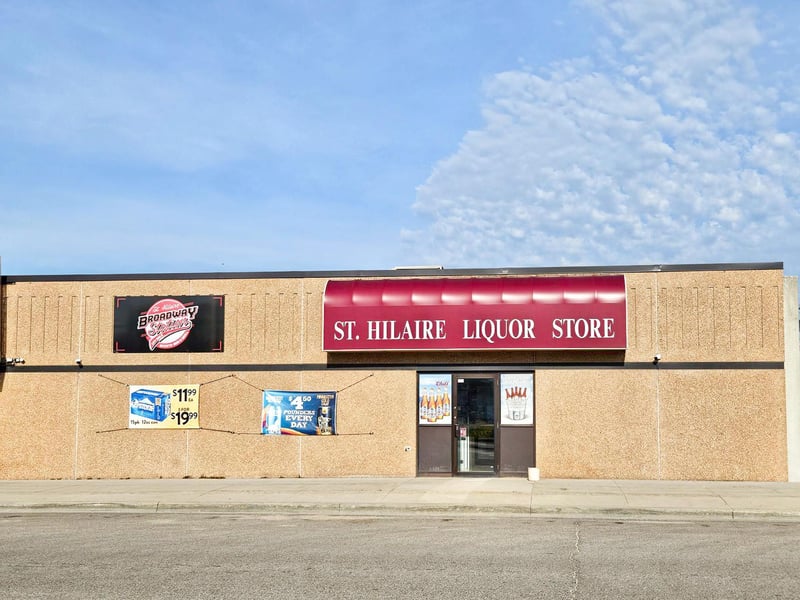 215 Broadway Ave N, Saint Hilaire, MN 56754