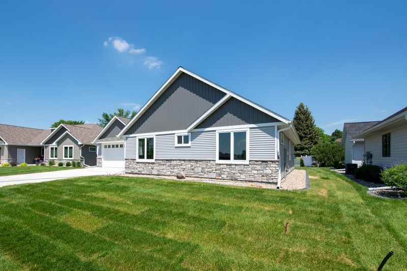216 Dancing Waters Cir, Mankato, MN 56001
