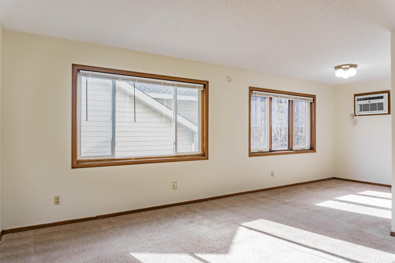 904 9th Ave SE, Minneapolis, MN 55414