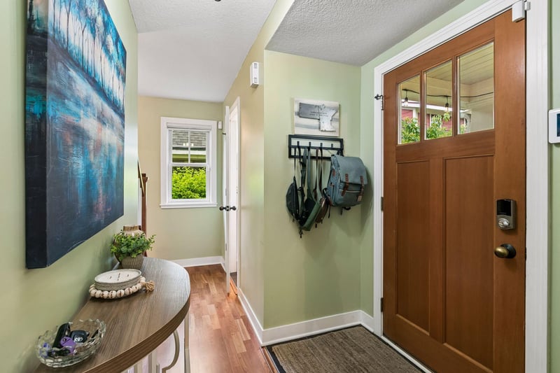 812 NE Main St, Minneapolis, MN 55413
