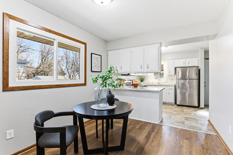 936 Jefferson Ave, Saint Paul, MN 55102