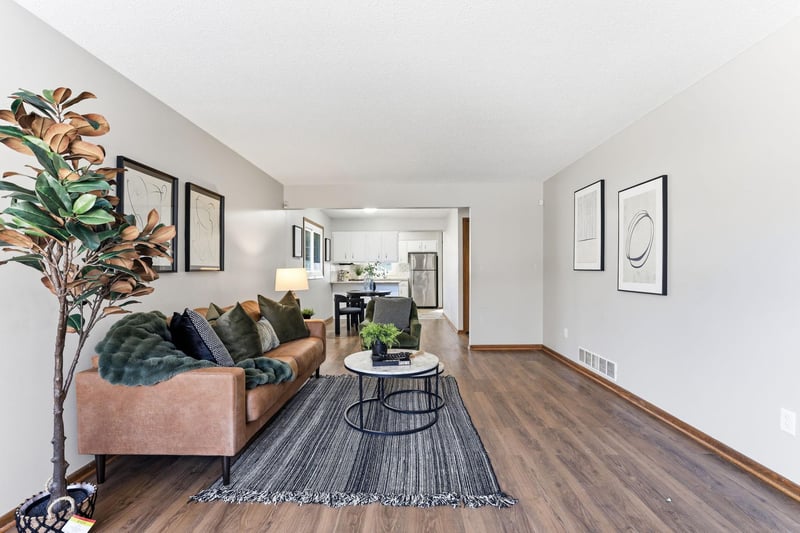 936 Jefferson Ave, Saint Paul, MN 55102