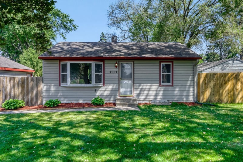 2097 Pinewood Dr, Mounds View, MN 55112