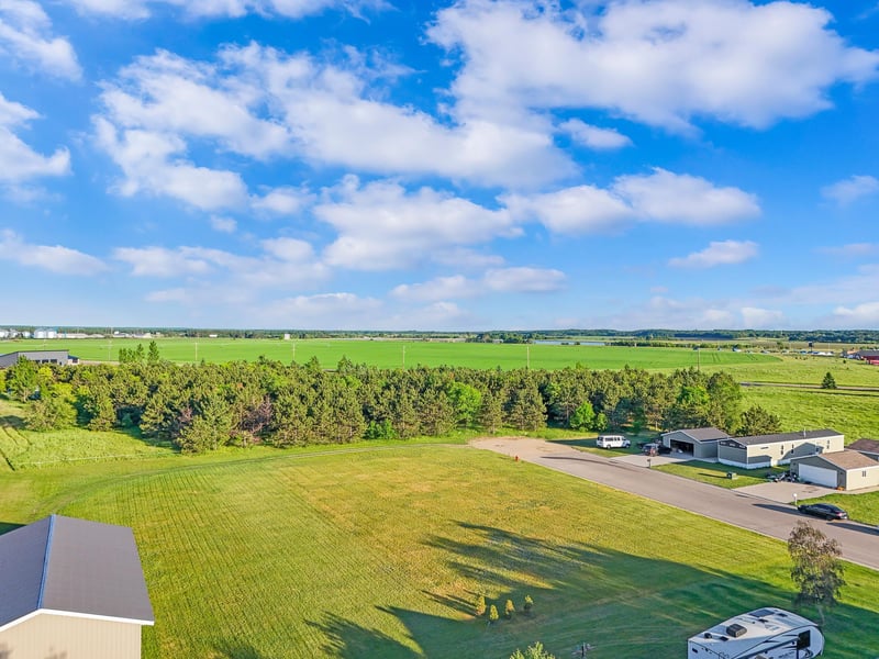 707 4th St Se, Perham, MN 56573