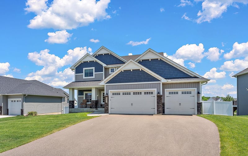 19856 Harvest Dr, Lakeville, MN 55044