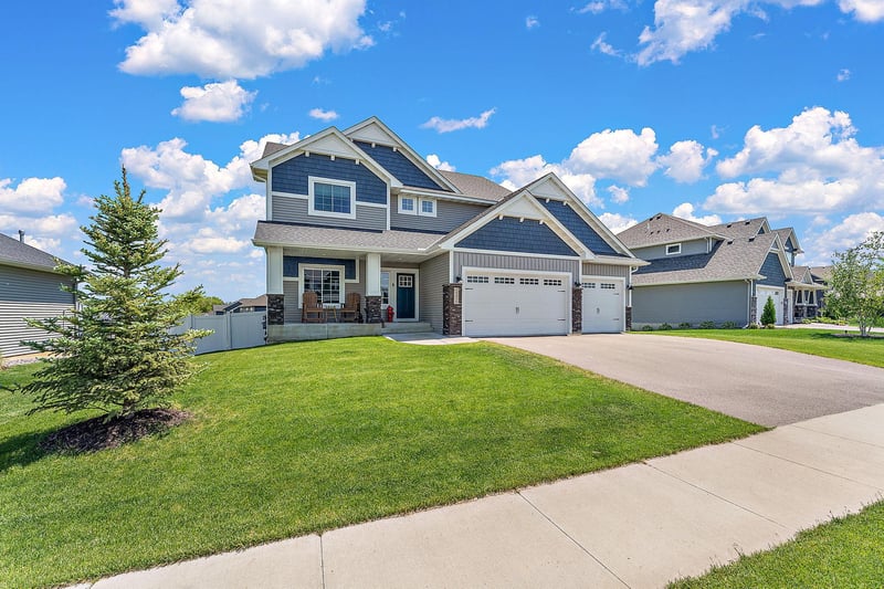 19856 Harvest Dr, Lakeville, MN 55044