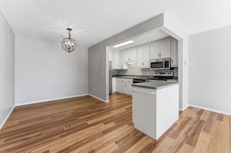 10311 Cedar Lake Rd #103, Minnetonka, MN 55305