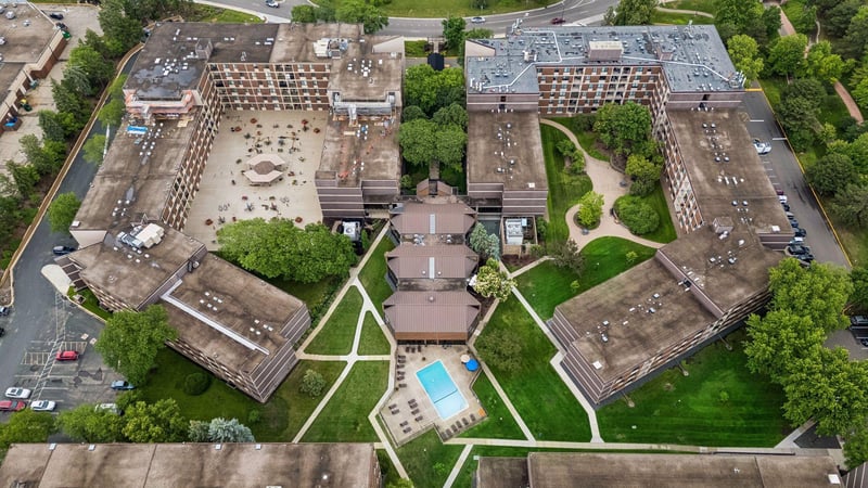 7200 York Ave S #126, Edina, MN 55435