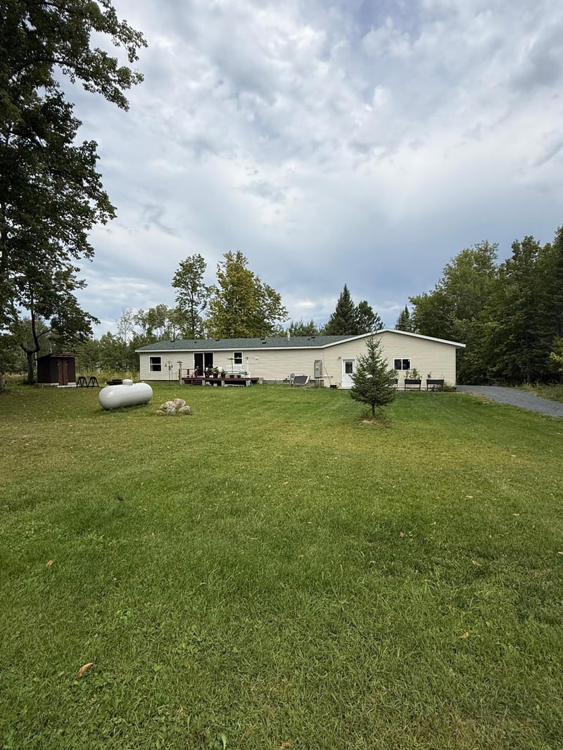 608 4th St NW, Kelliher, MN 56650
