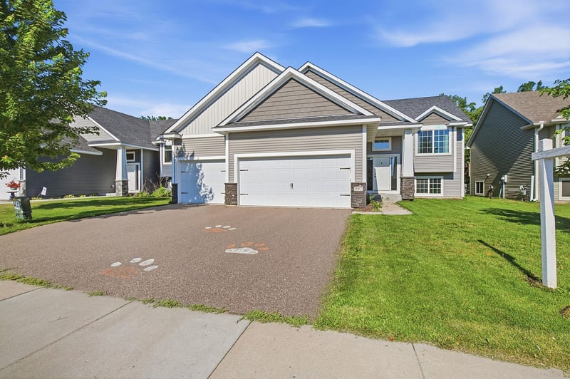397 15th St, Farmington, MN 55024