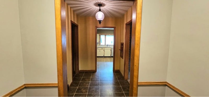 505 E 3rd St, Morris, MN 56267