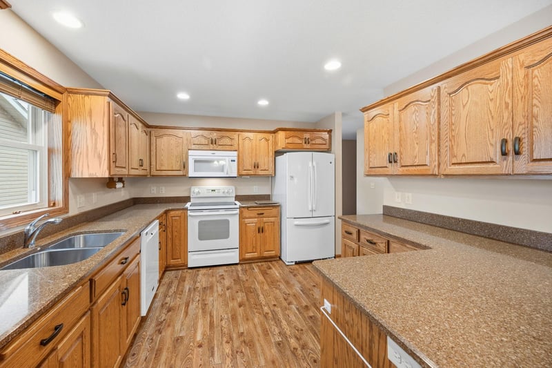 169 Summerset Ln SE, Hutchinson, MN 55350