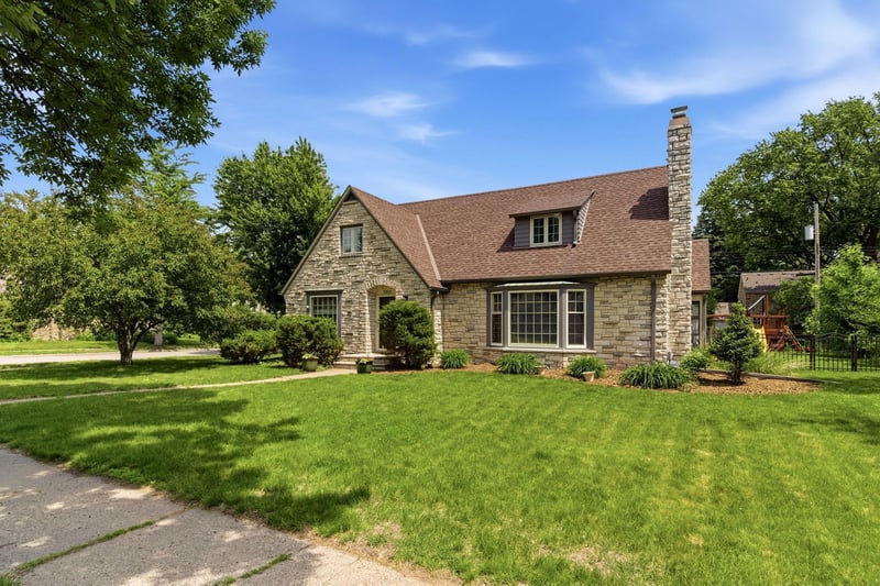5901 Oakland Ave, Minneapolis, MN 55417