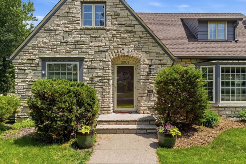 5901 Oakland Ave, Minneapolis, MN 55417