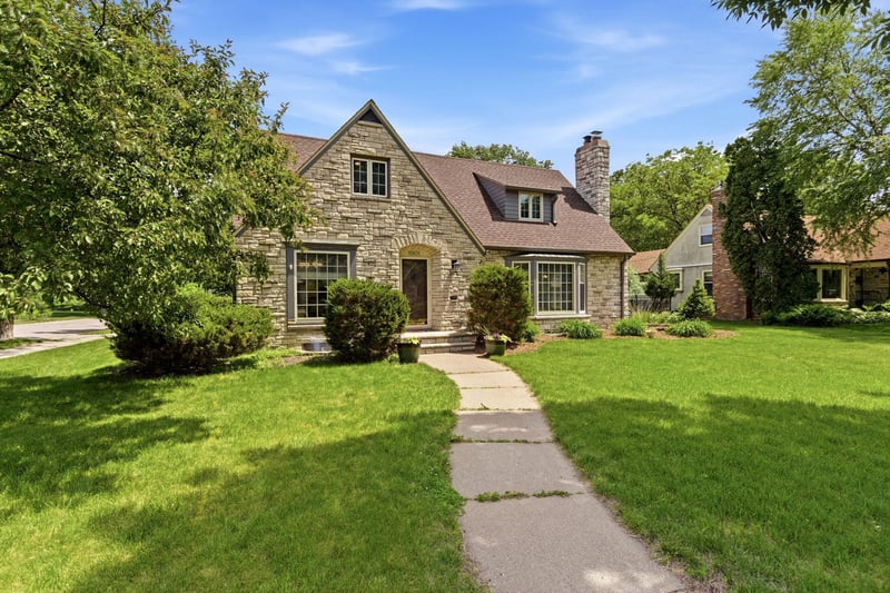 5901 Oakland Ave, Minneapolis, MN 55417