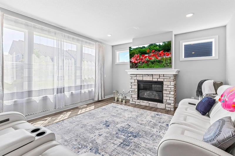10118 Arrowwood Trl, Woodbury, MN 55129