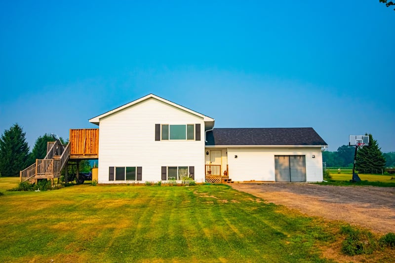 1616 Evergreen Dr, Ogilvie, MN 56358