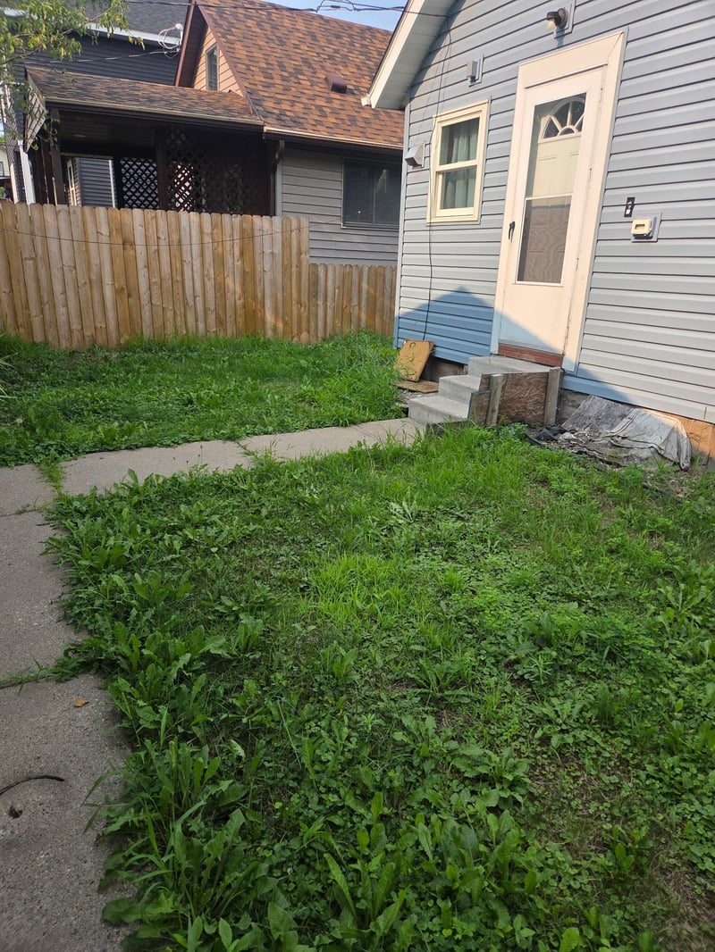 939 Earl St, Saint Paul, MN 55106