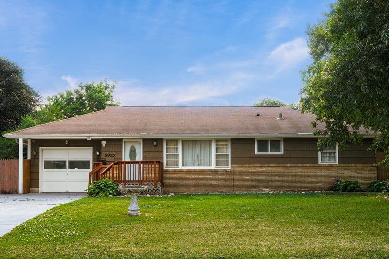 5913 Colfax Ave N, Brooklyn Center, MN 55430