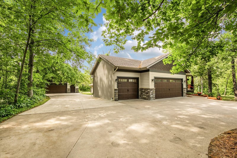16400 64th St, Becker, MN 55308