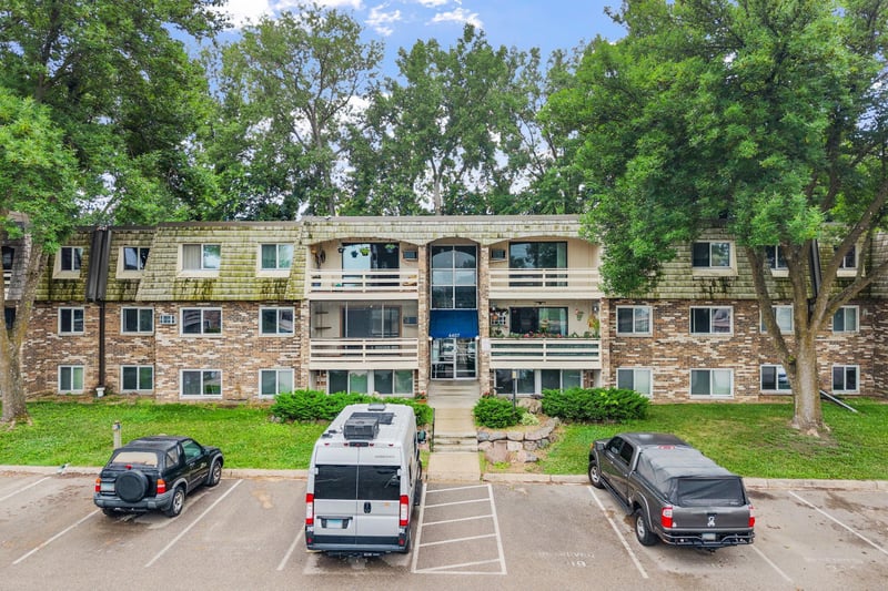 4407 Wilshire Blvd #305, Mound, MN 55364