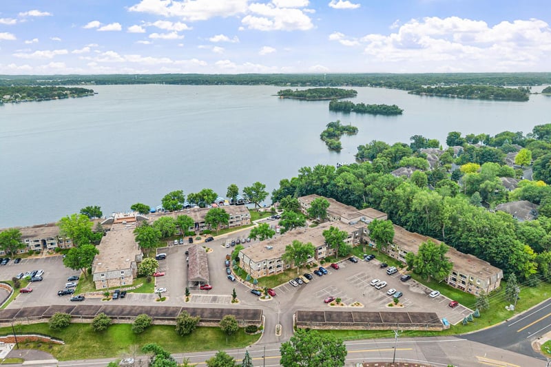 4407 Wilshire Blvd #305, Mound, MN 55364