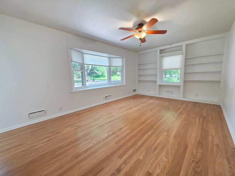 723 S 4th St, Le Sueur, MN 56058