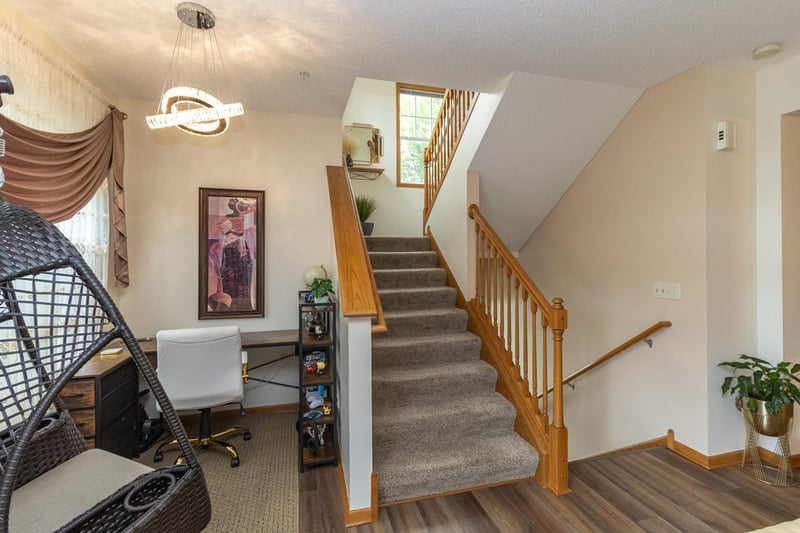 1691 Village Trl E #7, Maplewood, MN 55109