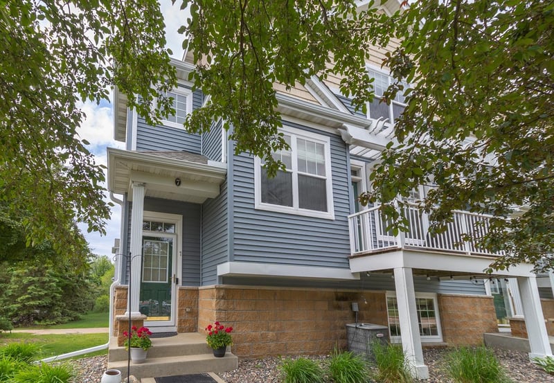 1691 Village Trl E #7, Maplewood, MN 55109