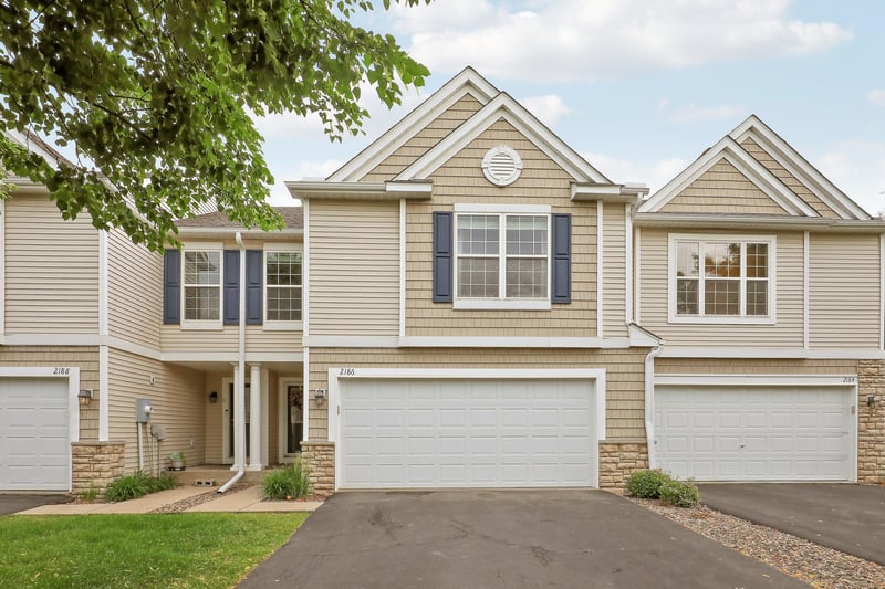2186 Woodcrest Dr, Woodbury, MN 55129