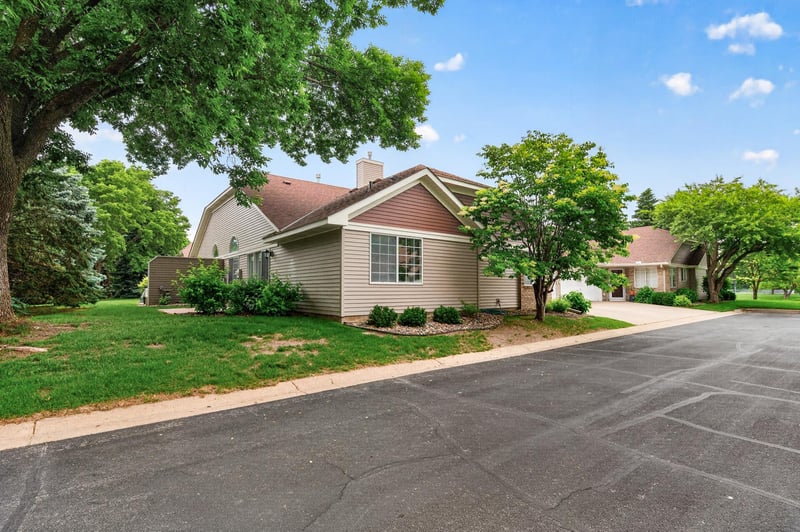 515 Lovell Ave, Roseville, MN 55113