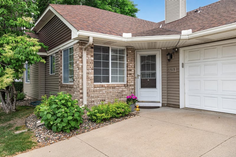 515 Lovell Ave, Roseville, MN 55113