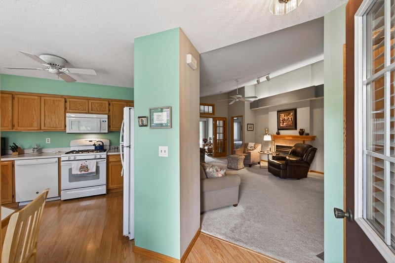 515 Lovell Ave, Roseville, MN 55113