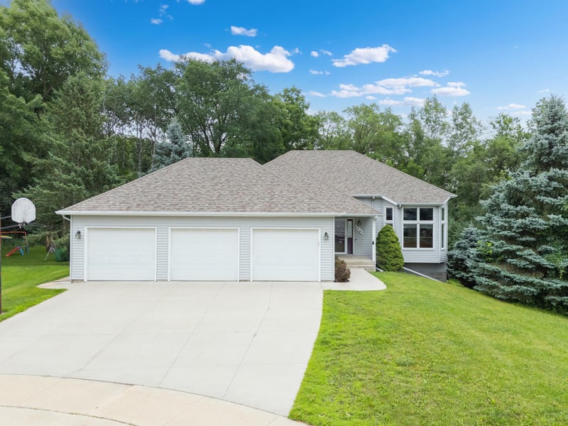 1241 Baird Ln NE, Rochester, MN 55906