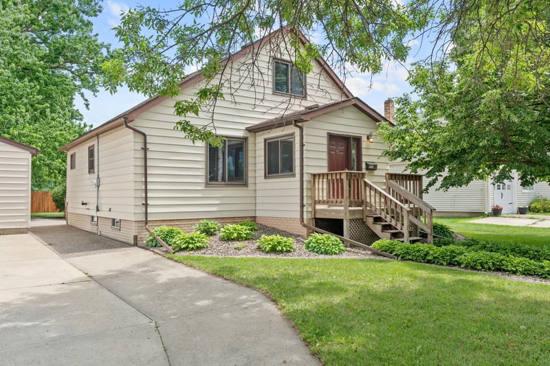 1345 S Main St, Zumbrota, MN 55992