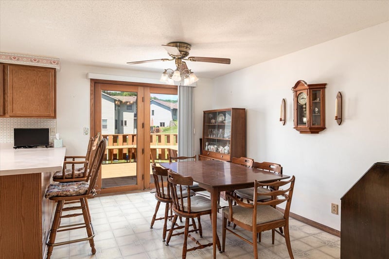 224 Eagles Bluff Rd, La Crescent, MN 55947