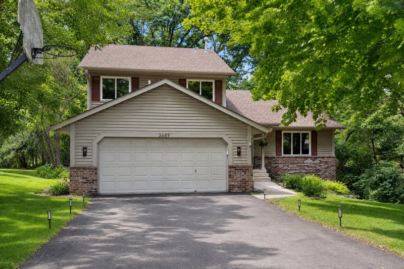 3689 Willbrook Ct, Eagan, MN 55123