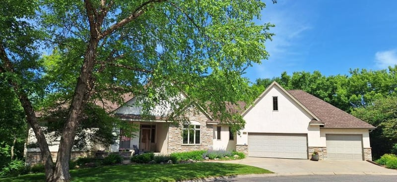 1900 Timber Ridge Dr, Burnsville, MN 55306