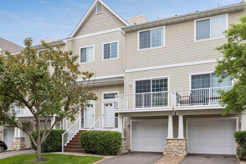 454 Willoughby Way W, Hopkins, MN 55305