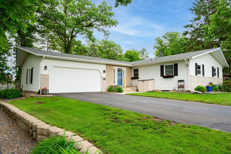 226 16th Ave SE, Saint Joseph, MN 56374