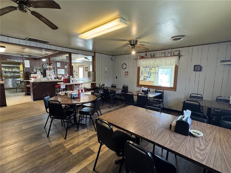550 Us Highway 14, Walnut Grove, MN 56180