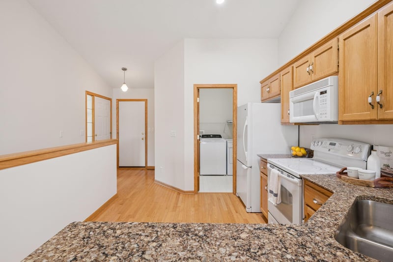 1805 Lakeridge Way, Waconia, MN 55387