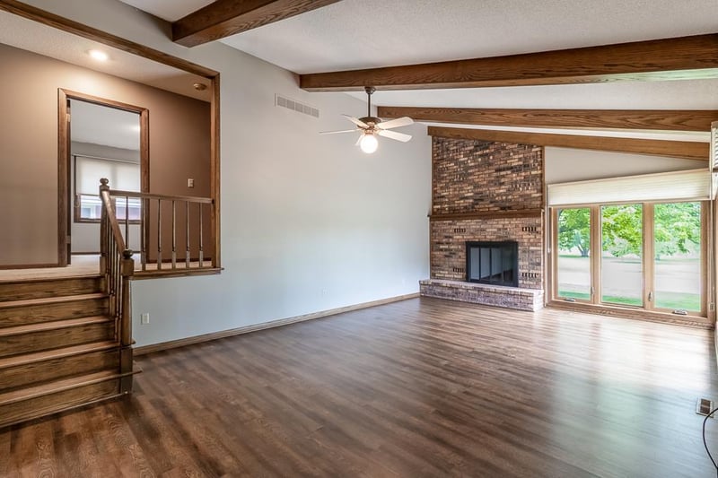 519 4th St SW, Madelia, MN 56062