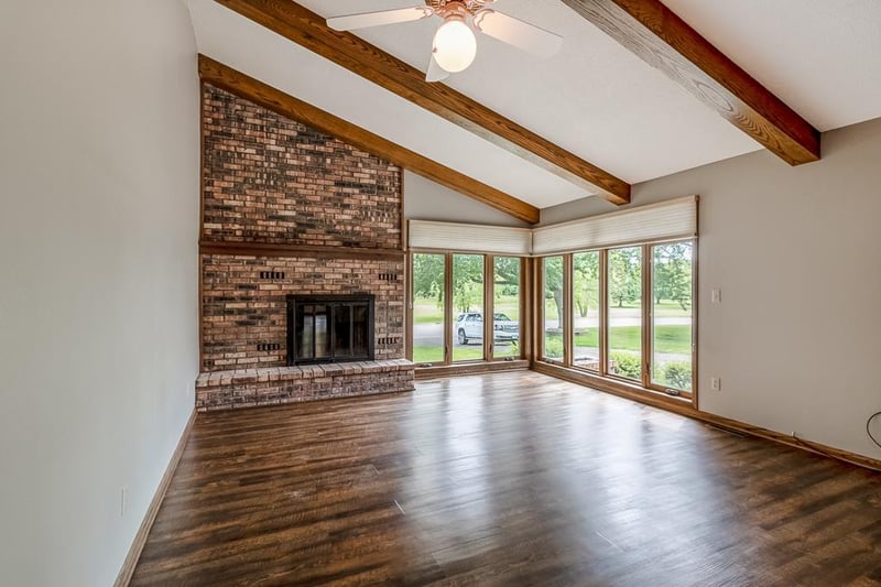 519 4th St SW, Madelia, MN 56062
